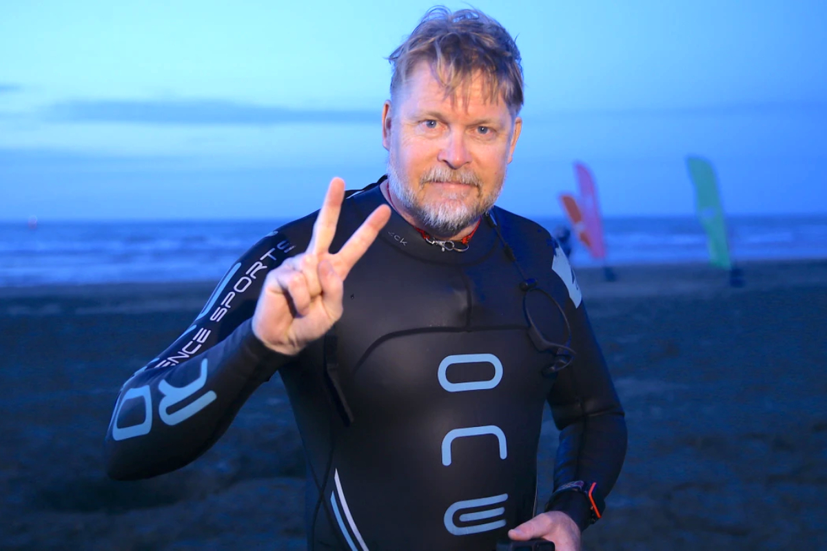 Karl-Bushbys-28-Year-World-Walk-Ends-in-UK Karl-Bushbys-28-Year-World-Walk-Ends-in-UK
