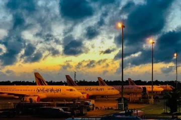 இலங்கையில் கடும் எரிபொருள் தட்டுப்பாடு : விமான நிலையங்கள் மூடப்படும் அபாயம்