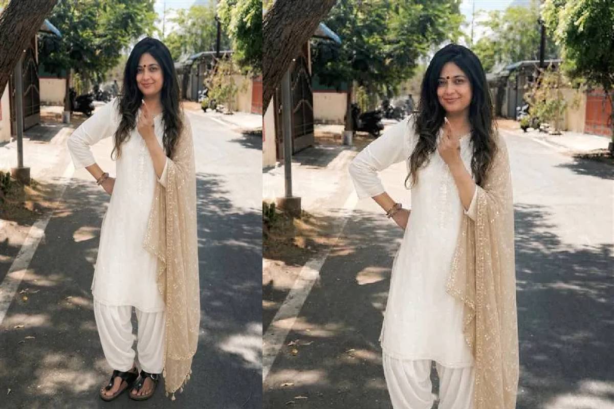 அட இவருமா? வாக்களிக்க ஒரே ஸ்டைலில் வந்த பிரபலங்கள்! வைரலாகும் புகைப்படங்கள் | Actresses Same Color Outfits Voting Photos Vira