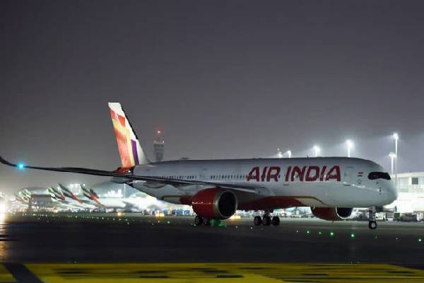 லண்டனிலிருந்து புறப்பட்டு நடுவானில் சென்ற விமானம் அவசரமாக தரையிறக்கம்! உயிர் தப்பிய பயணிகள் | Air India Fuel Switch Glitch Investigation