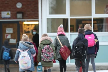 3,000க்கும் மேற்பட்ட பாடசாலை மாணவர்கள் தனிமைப்படுத்தலில்... எங்கு தெரியுமா?