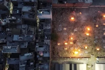 இரவு பகலாக எரியும் சடலங்கள்! பதைபதைக்க வைக்கும் புகைப்படங்கள்