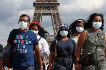 பிரான்சை உலுக்கும் கொரோனா வைரஸ்! ஒரே நாளில் 3 லட்சத்தை தாண்டிய பாதிப்பு.. சுகாதாரத்துறை எச்சரிக்கை