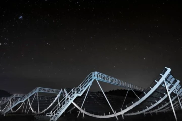 பூமி நோக்கி வரும்  ரேடியோ அலைகள்! ஏலியன்கள் செய்தியா? ..ஆராய்ச்சியில் விஞ்ஞானிகள்