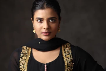 ஹோம்லியாக நடித்து வந்த ஐஸ்வர்யா ராஜேஷா இப்படி! போட்டோ பார்த்து ரசிகர்கள் ஷாக்