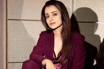 நடிகை திரிஷா ட்ரெண்டி லுக்.. நிகழ்ச்சிக்கு எப்படி சென்றிருக்கிறார் பாருங்க