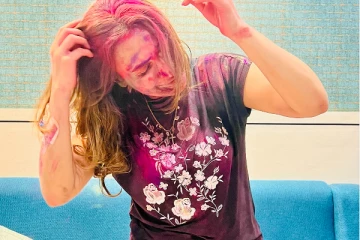 கொஞ்சம் கூட கவலையே இல்லாமல் ஐஸ்வர்யா தனுஷ் செய்த காரியம் - விமர்சிக்கும் ரசிகர்கள்