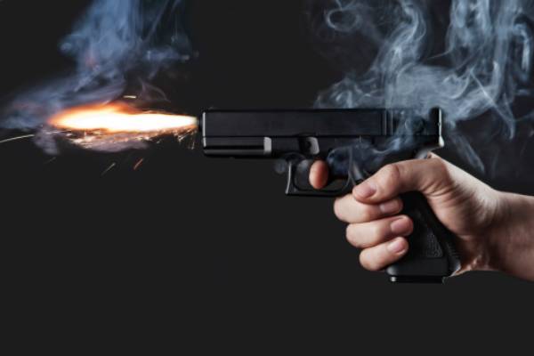 மோட்டார் சைக்களில் வந்த இருவர் துப்பாக்கிச் சூடு பிரயோகம் | Two People On Motorbikes Opened Fire