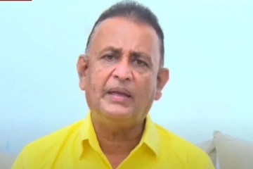 ගම්පහ සභාපතිට නිවස ඉදිරිපිට දී පහරදීමක්..99න් බේරෙයි..