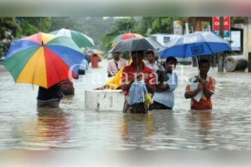 හිටපු නගරාධිපතිවරයකුගේ අමුතු ගංවතුර ආධාර..