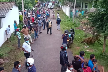 மனைவியை மீட்டுத்தாருங்கள்; 200 அடி உயர தொலைத்தொடர்பு கோபுரத்தில் ஏறிய இளைஞன்!