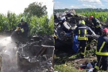 14දෙනෙකුට දිවි අහිමි කළ ලොරි සහ බස් අනතුර...(PHOTOS)