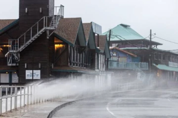 சூறாவளியால் கடுமையாக பாதிக்கபட்ட நியூயார்க்: 42 பேர் பரிதாபமாக பலியான சோகம்