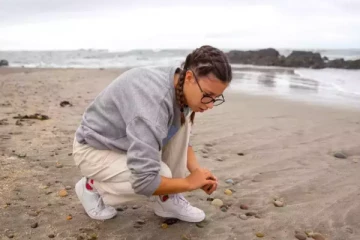 கடற்கரையில் கற்களை பொறுக்கினால் ரூ.2 லட்சம் அபராதம்! அதிரடி உத்தரவு ஏன்?