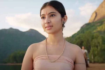 சிறுமியாக நடித்தே பல கோடி சொத்து சேர்த்துள்ள நடிகை சாரா அர்ஜுன்- இத்தனை கோடி சொத்தா?