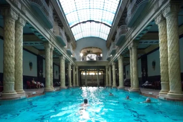 அப்பாக்கள் வாடகைக்கு! குழந்தைகளுடன் தனியாக கஷ்டப்படும் பெண்களுக்காக வந்த வசதி