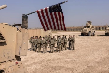 ஈரான் ஆதரவு குழு ஆயுதகிடங்கு மீது அமெரிக்கா தாக்குதல்