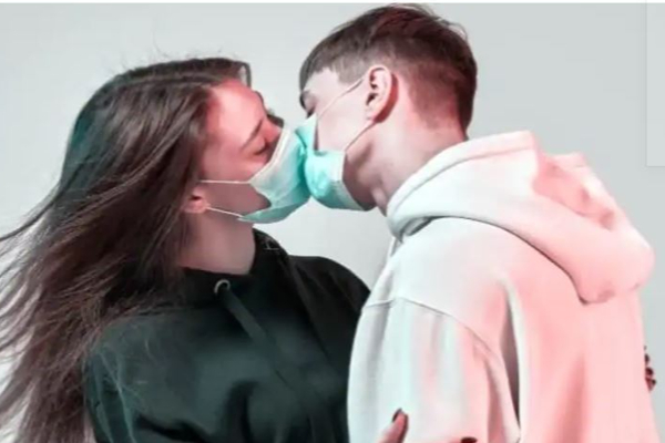 இனிமே முத்தமும் கிடையாது கட்டி பிடி வைத்தியமும் கிடையாது :  சீனாவின் கட்டுப்பாடுகளால் அலறும் தம்பதிகள் - தமிழ்நாடு