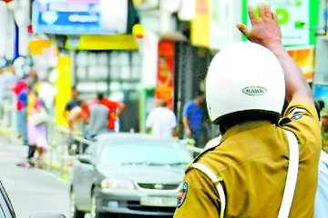 ආයේ මේ වැරදි කරලා අහුවුණොත් ඉවරයි - ඔක්තෝබර් මාසයේ සිට රියදුරන්ට අලුත් නීතියක්