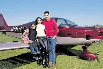 கொரோனா காலத்தில்  அசத்தல்: லண்டனில்  சொந்த விமானத்தில் ஊர்சுற்றும்  இந்தியர்!