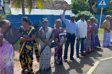 சர்வதேச மனித உரிமைகள் தினத்தில் காணாமல் ஆக்கப்பட்டோரின் உறவுகள் போராட்டம்(Photos)