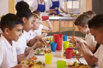 பிரான்ஸ் பாடசாலை ஒன்றில் வழங்கப்பட்ட உணவில் புழு!