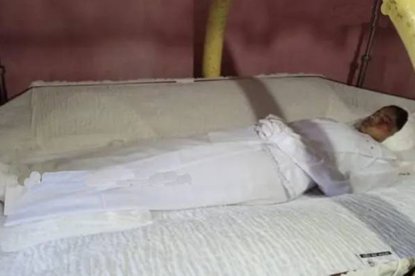 மக்கள் அஞ்சலிக்காக... கொடூரமாக கொலை செய்யப்பட்ட மாணவியின் பூதவுடல்! | Badulla School Student Girl Murder Final Tribute மக்கள் அஞ்சலிக்காக... கொடூரமாக கொலை செய்யப்பட்ட மாணவியின் பூதவுடல்! | Badulla School Student Girl Murder Final Tribute