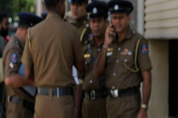 வலி.வடக்கு முன்னாள் தவிசாளர் வீட்டிற்கு முன் தற்கொலைக்கு முயன்ற குடும்பப்பெண் உயிரிழப்பு! | Valikamam North Family Woman Commit Suicide Died
