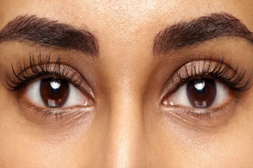 இமை முடிகள் கூட நீட்டமா அடர்த்தியா வளரனுமா? இவற்றை செய்தாலே போதும்