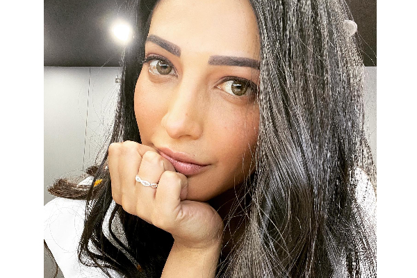 முகத்தில் சர்ஜரி ஏன் செய்தேன் தெரியுமா?: ஸ்ருதிஹாசன் சொன்ன காரணம் | Shruti Haasan Admits To Nose Job Done