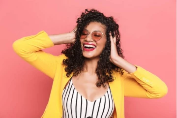 කර්ලි හෙයාර් එකක් පරිස්සමට ලස්සනට තියාගන්නේ මෙහෙමයි.