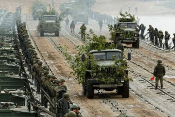 உக்ரைனில் போர் பதற்றம் : உக்ரைன் மீது நாளை முதல் ரஷ்யா போர் தொடுக்கிறதா ?