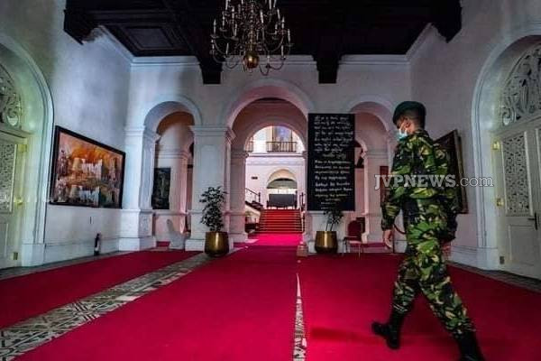 ஜனாதிபதி மாளிகைக்குள் நுழைந்த இராணுவம்! | The Army Entered The Presidential Palace