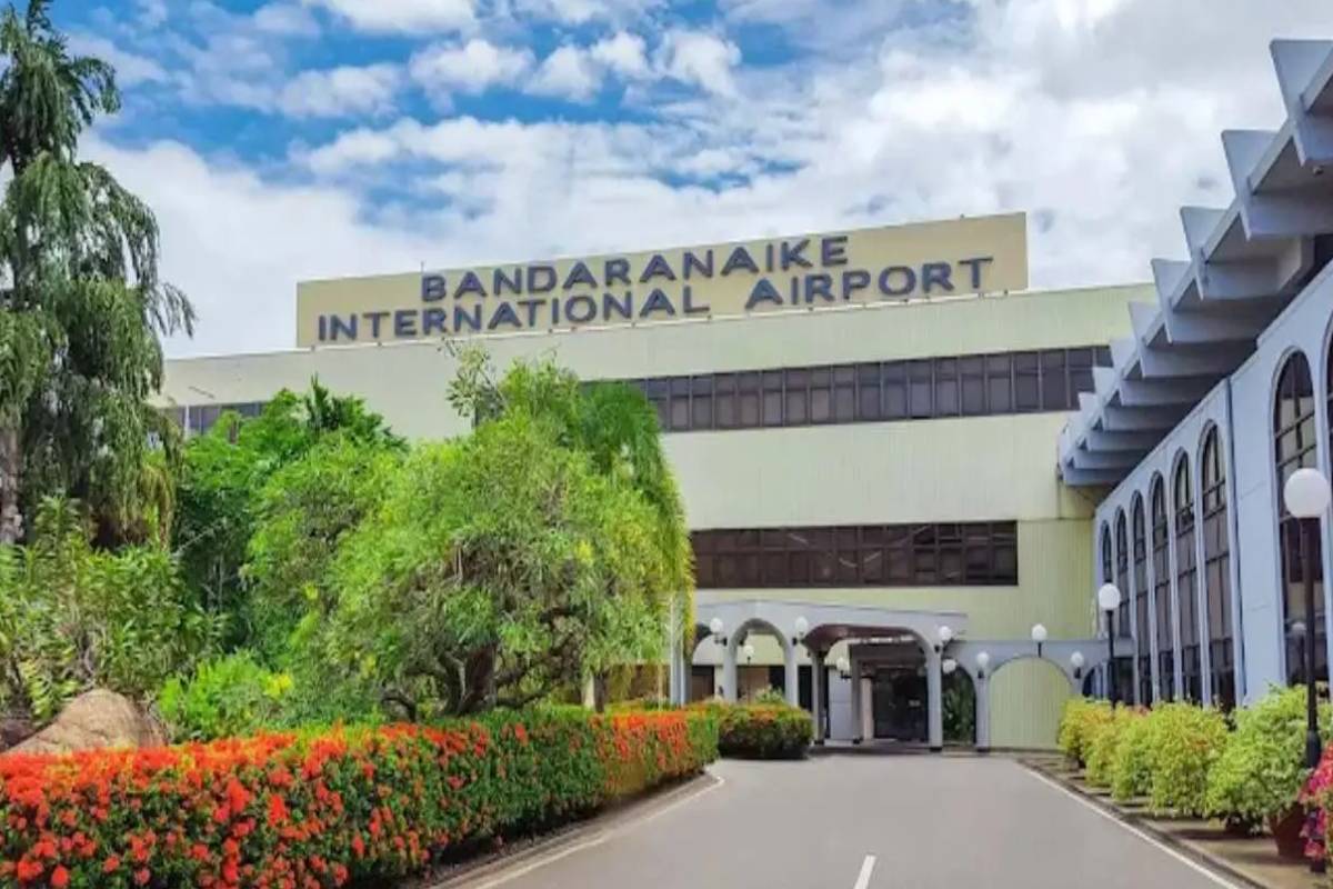 சற்றுமுன்னர் இலங்கையை வந்தடைந்தார் ரணில்! | Ranil Back To Srilanka சற்றுமுன்னர் இலங்கையை வந்தடைந்தார் ரணில்! | Ranil Back To Srilanka