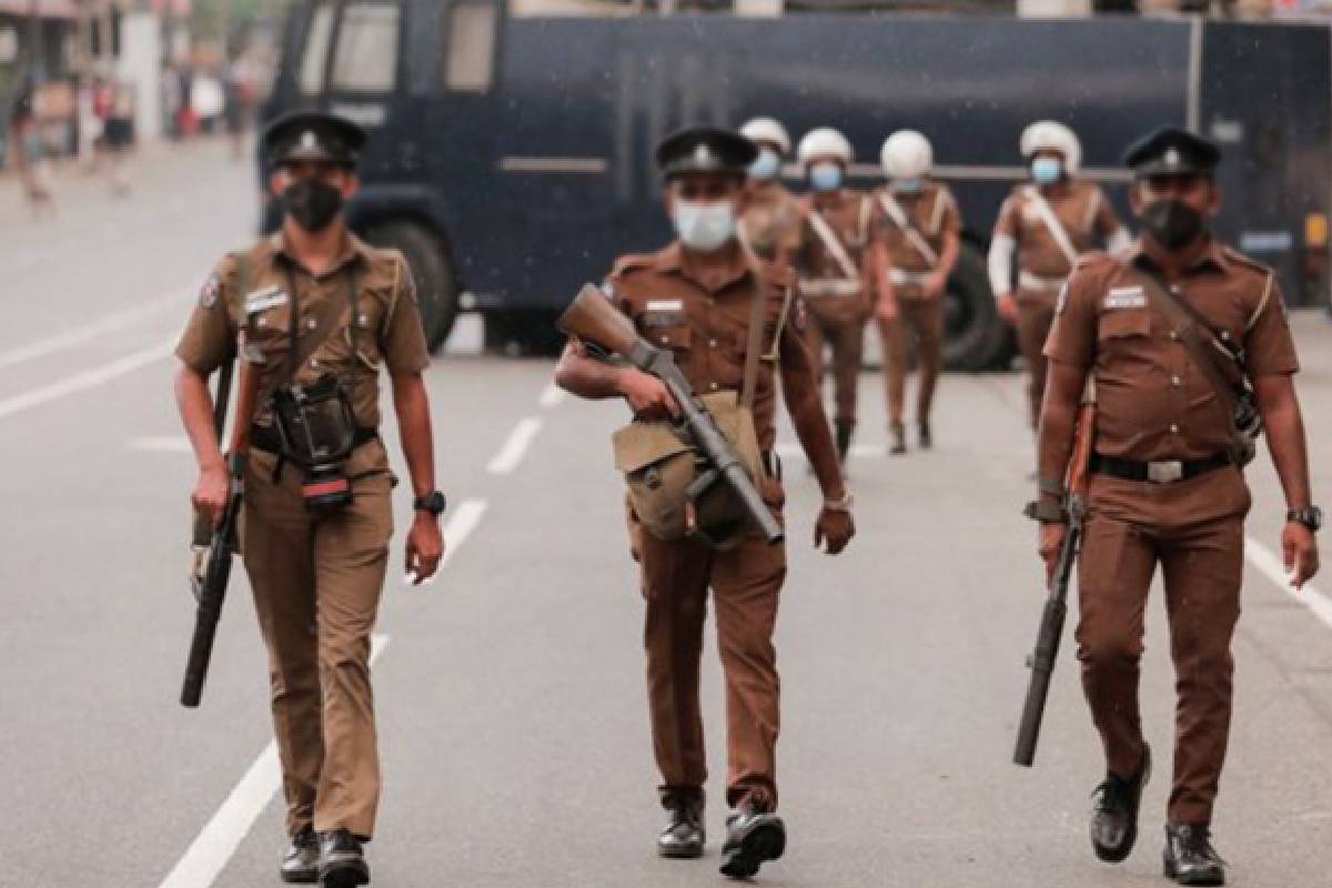 பொலிஸாரின் விசேட தேடுதல் நடவடிக்கையில் நூற்றுக்கணக்கானோர் கைது! | Police Search Operation 589 People Arrested பொலிஸாரின் விசேட தேடுதல் நடவடிக்கையில் நூற்றுக்கணக்கானோர் கைது! | Police Search Operation 589 People Arrested