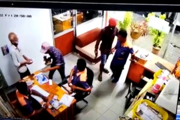 රත්මලානේ ඉන්ධන හලක සිදු වූ  බිහිසුණු මංකොල්ලකෑම...