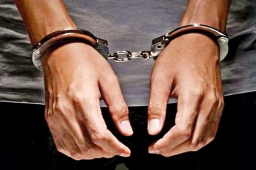 சட்டவிரோதமாக கொண்டுவரப்பட்ட மர்ம பொருளுடன் ஒருவர் கைது