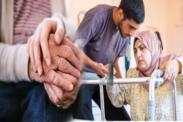 சிரமத்துடன் பெற்று வளர்த்த பெற்றோரைப் பேணுங்கள் - தினம் ஒரு அறிவுரை..!