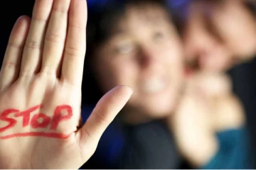 மனைவியை 83 பேருக்கு விருந்தாக்கிய கணவன்- வெளிச்சத்துக்கு வந்த பகீர் சம்பவம்