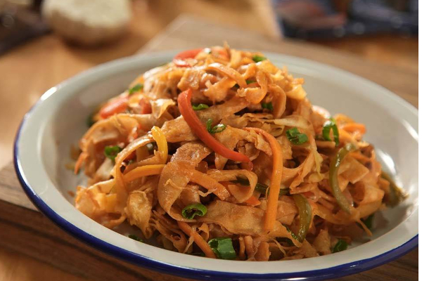 குழந்தைகள் விரும்பி உண்ணும் சப்பாத்தி வெஜிடபுள் நூடுல்ஸ்- செய்வது எப்படி? | Home Made Cooking Chapathi Vegetable Noodles