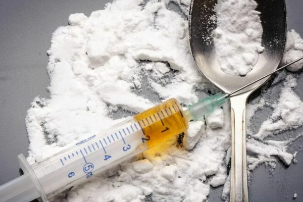 போதைக்கு அடிமையான தம்பதி செய்த மோசமான செயல்! | The Worst Thing The Drug Addict Couple Did