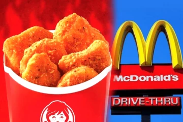 காலில் விழுந்த சிக்கன் நக்கெட்ஸ்; 8 வயது சிறுமிக்கு 26 கோடி இழப்பீடு வழங்கிய உணவகம்