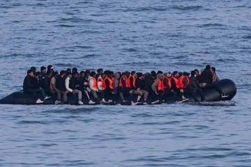 பிரான்சுக்கு திருப்பி அனுப்பப்பட்ட புலம்பெயர்ந்தோர் மாயம்: நீதிமன்றம் செல்லும் மனித உரிமை அமைப்புகள்