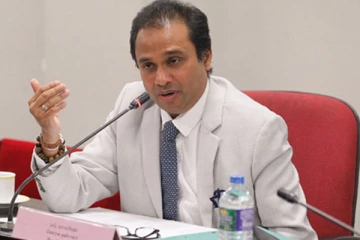 ரணில் - சஜித் தரப்பு இணைந்து செயற்பட வேண்டும்! மயந்த திஸாநாயக்க