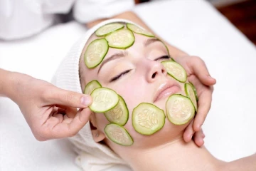 சருமத்தில் அழுக்கு சேர விடாமல் பார்த்துக்கொள்ள வேண்டுமா? அப்போ வெள்ளரிக்காயை இப்படி யூஸ் பண்ணி பாருங்க!