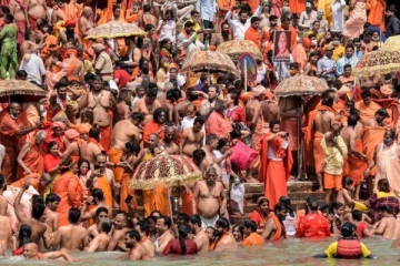 கும்பமேளாவில் கலந்து கொண்ட 1,000 பேருக்கு கொரோனா தொற்று உறுதி.! அச்சத்தில் மக்கள்