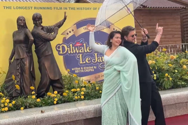 பிரபல இந்திய நடிகர் நடிகைக்கு லண்டனில் சிலை திறப்பு | Statue Of Bollywood Stars Shah Rukh Khan And Kajol பிரபல இந்திய நடிகர் நடிகைக்கு லண்டனில் சிலை திறப்பு | Statue Of Bollywood Stars Shah Rukh Khan And Kajol