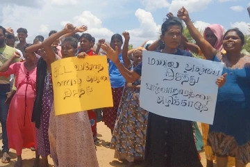 திருகோணமலையில் மணல் அகழ்வதை தடுக்குமாறு கோரி மூன்றாவது தடவையாகவும் ஆர்ப்பாட்டம் (Video)