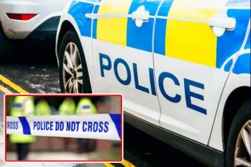 பிரித்தானிய சாலையில் பயங்கர விபத்து: 18 வயது இளைஞர் உயிரிழப்பு, இருவர் கைது