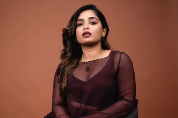 96 பட புகழ் கௌரி கிஷன் ஹாட் உடையில் எடுத்த போட்டோஷூட்